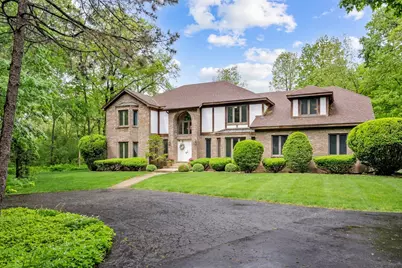 8N258 Brierwood Lane, Elgin, IL 60124 - Photo 2