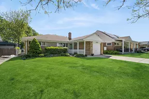 7727 N Oconto Ave, Niles, IL 60714 - Photo 1