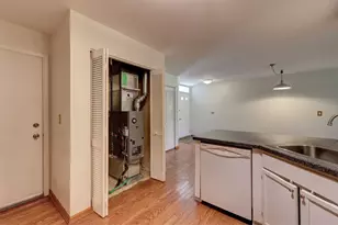25 Coolidge Ct, Streamwood, IL 60107 - Photo 10