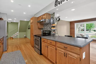700 E Turner Avenue, Roselle, IL 60172 - Photo 8