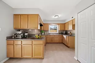531 Wallace St, Chicago Heights, IL 60411 - Photo 6