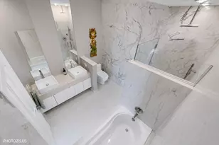 2411 W Walton St, Chicago, IL 60622 - Photo 26