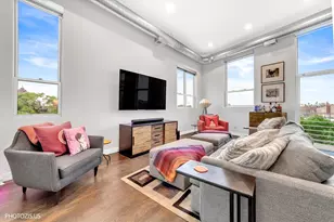 2411 W Walton St, Chicago, IL 60622 - Photo 4