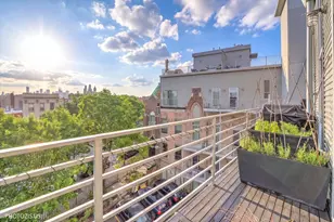 2411 W Walton St, Chicago, IL 60622 - Photo 10