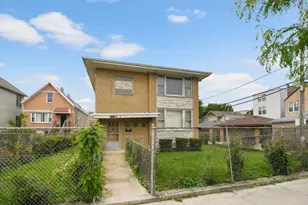 843 W 34th Pl, Chicago, IL 60608 - Photo 1