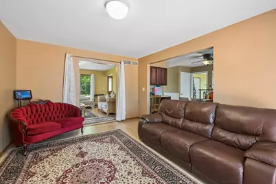 2142 N Summit Street, Wheaton, IL 60187 - Photo 10