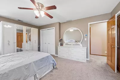 2142 N Summit Street, Wheaton, IL 60187 - Photo 16