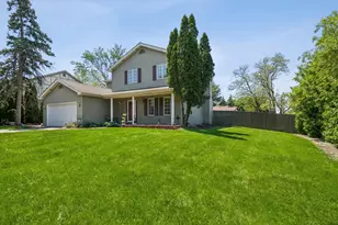2142 N Summit St, Wheaton, IL 60187 - Photo 4