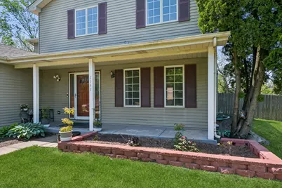 2142 N Summit Street, Wheaton, IL 60187 - Photo 2
