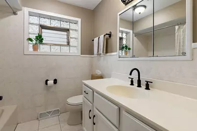 5911 N Keating Avenue, Chicago, IL 60646 - Photo 12