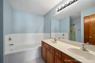 124 W Park Ave, Sugar Grove, IL 60554 - Photo 18