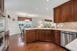 11025 Edgebrook Ln, Indian Head Park, IL 60525 - Photo 10