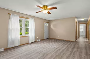 118 W Hawley St, Amboy, IL 61310 - Photo 8