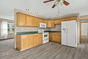 118 W Hawley St, Amboy, IL 61310 - Photo 4
