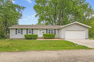 118 W Hawley St, Amboy, IL 61310 - Photo 2