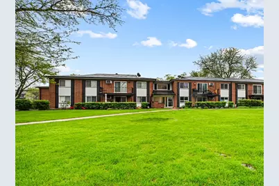 2431 E Brandenberry Court #2O, Arlington Heights, IL 60004 - Photo 2