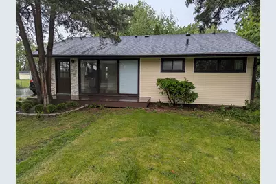 748 73rd Court, Willowbrook, IL 60527 - Photo 2