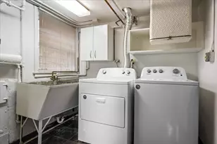 7012 N Kenton Ave, Lincolnwood, IL 60712 - Photo 18
