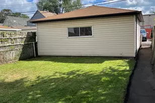 10653 S Mackinaw Ave, Chicago, IL 60617 - Photo 16