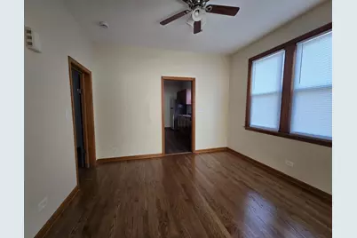 10653 S Mackinaw Avenue, Chicago, IL 60617 - Photo 4