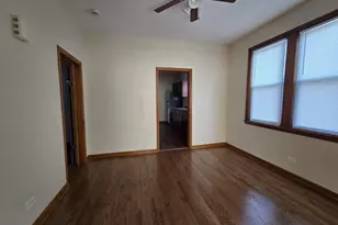 10653 S Mackinaw Ave, Chicago, IL 60617 - Photo 4