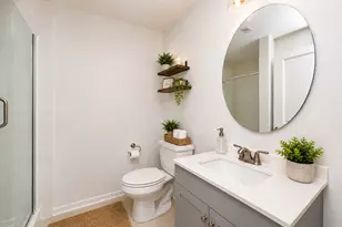 500 W Superior St, Chicago, IL 60654 - Photo 8