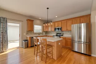 2030 Peterson Pl, Batavia, IL 60510 - Photo 6