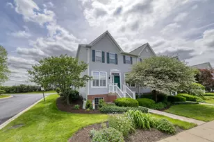 2030 Peterson Pl, Batavia, IL 60510 - Photo 2