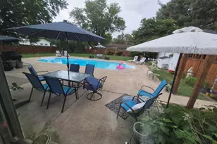 105 N Scandia St, Alpha, IL 61413 - Photo 18