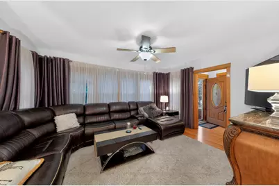 5438 W Melrose Street, Chicago, IL 60641 - Photo 6