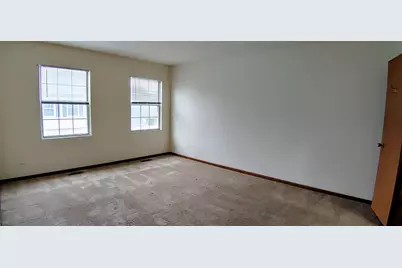 300 Teak Lane, Streamwood, IL 60107 - Photo 12