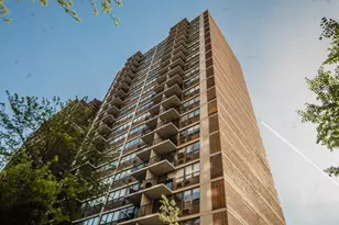2740 N Pine Grove Ave, Chicago, IL 60614 - Photo 2