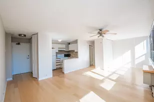 2740 N Pine Grove Ave, Chicago, IL 60614 - Photo 4