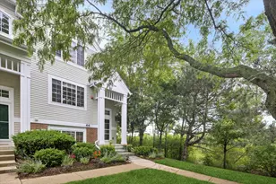 66 Cherbourg Ct, Wheeling, IL 60090 - Photo 2