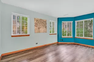 274 W Treehouse Ln, Round Lake, IL 60073 - Photo 6