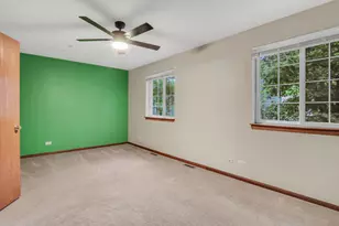 274 W Treehouse Ln, Round Lake, IL 60073 - Photo 16
