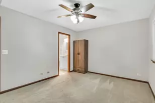 274 W Treehouse Ln, Round Lake, IL 60073 - Photo 20