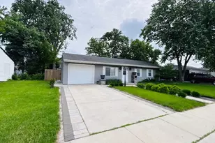 611 Nelson Ave, Romeoville, IL 60446 - Photo 4