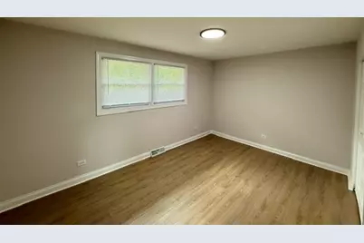 17002 Central Park Avenue, Hazel Crest, IL 60429 - Photo 8