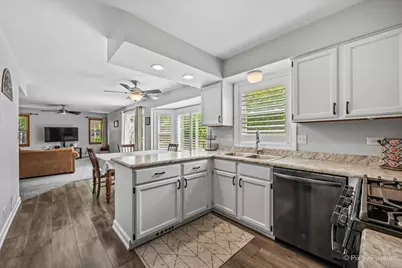 658 Wainsford Drive, Hoffman Estates, IL 60169 - Photo 12