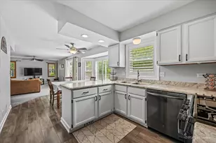 658 Wainsford Dr, Hoffman Estates, IL 60169 - Photo 12