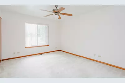 2656 S Cedar Glenn Drive, Arlington Heights, IL 60005 - Photo 10