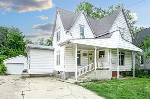711 S 4th St, Dekalb, IL 60115 - Photo 1