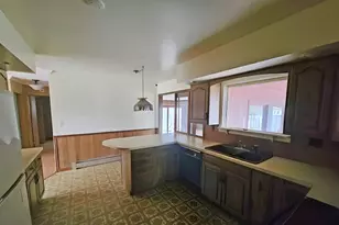 302 Garrett St, Sherrard, IL 61281 - Photo 6