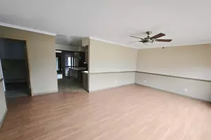 302 Garrett St, Sherrard, IL 61281 - Photo 4