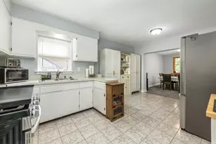 4216 Kathleen Ln, Oak Lawn, IL 60453 - Photo 8