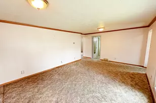 107 S 3rd Ave, Streator, IL 61364 - Photo 4