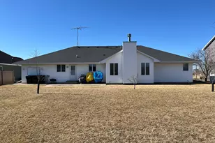 315 Coaler Dr, Coal City, IL 60416 - Photo 2