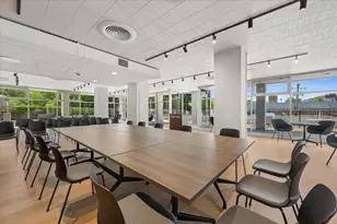 4250 N Marine Dr, Chicago, IL 60613 - Photo 18