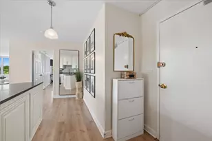 4250 N Marine Dr, Chicago, IL 60613 - Photo 12
